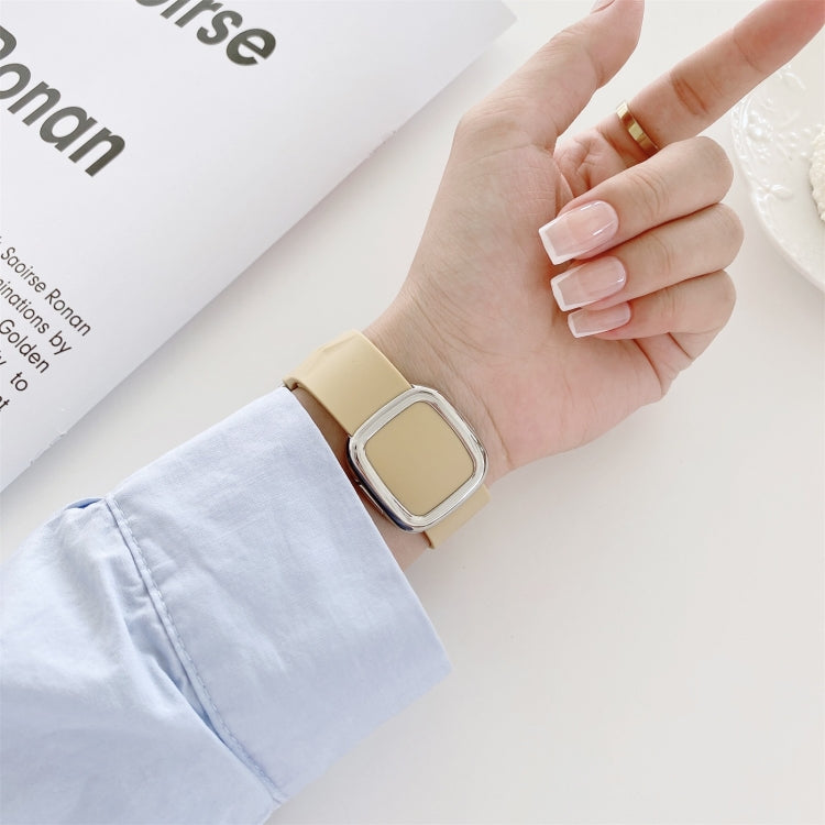 Modern Style Silicone Watch Band For Apple Watch Series 9&8&7 41mm / SE 3&SE 2&6&SE&5&4 40mm / 3&2&1 38mm, Style:Silver Buckle(Walnut) by bashfashion