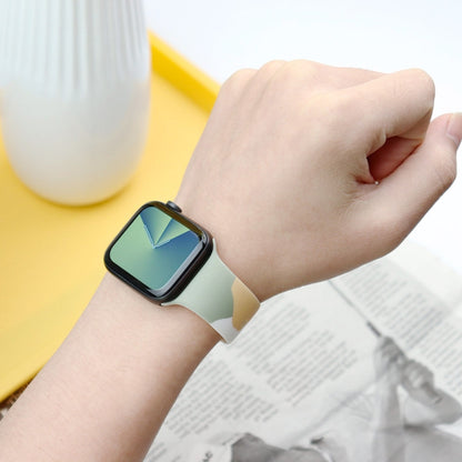 Morandi Series Contrast Color Silicone Watch Band For Apple Watch Series 9&8&7 41mm / SE 3&SE 2&6&SE&5&4 40mm / 3&2&1 38mm(Green Snow Orange) by bashfashion